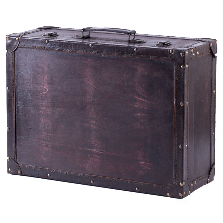 old fashioned luggage trunks
