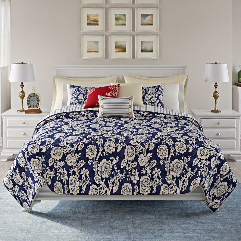 Adult comforter daybed