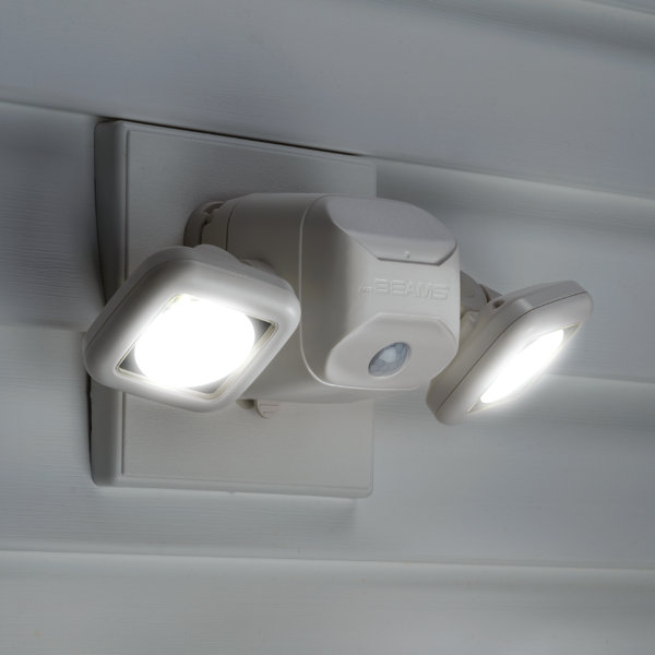 Mr. Beams DualHead LED Dusk to Dawn Battery Operated