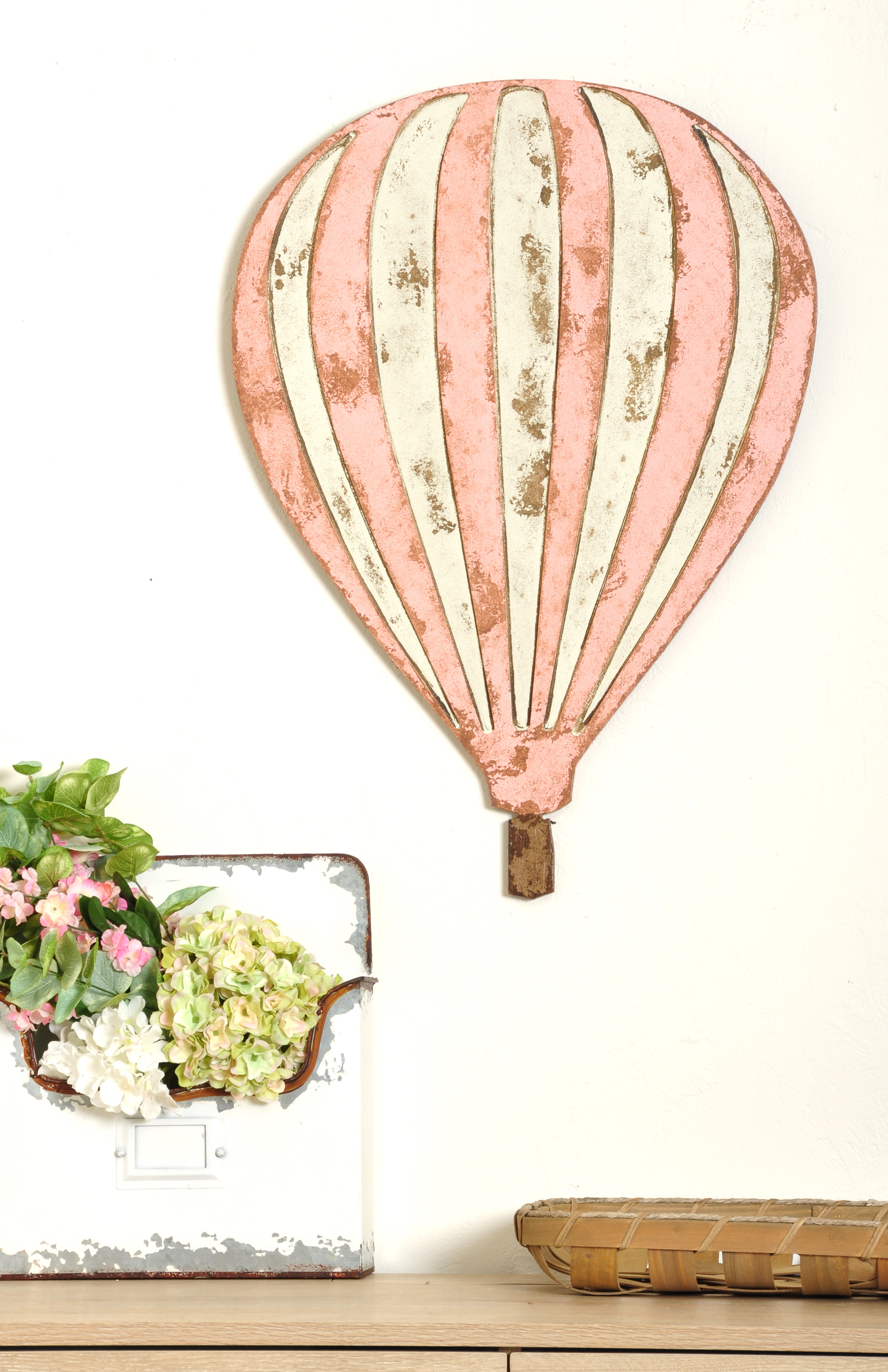 hot air balloon wall decor