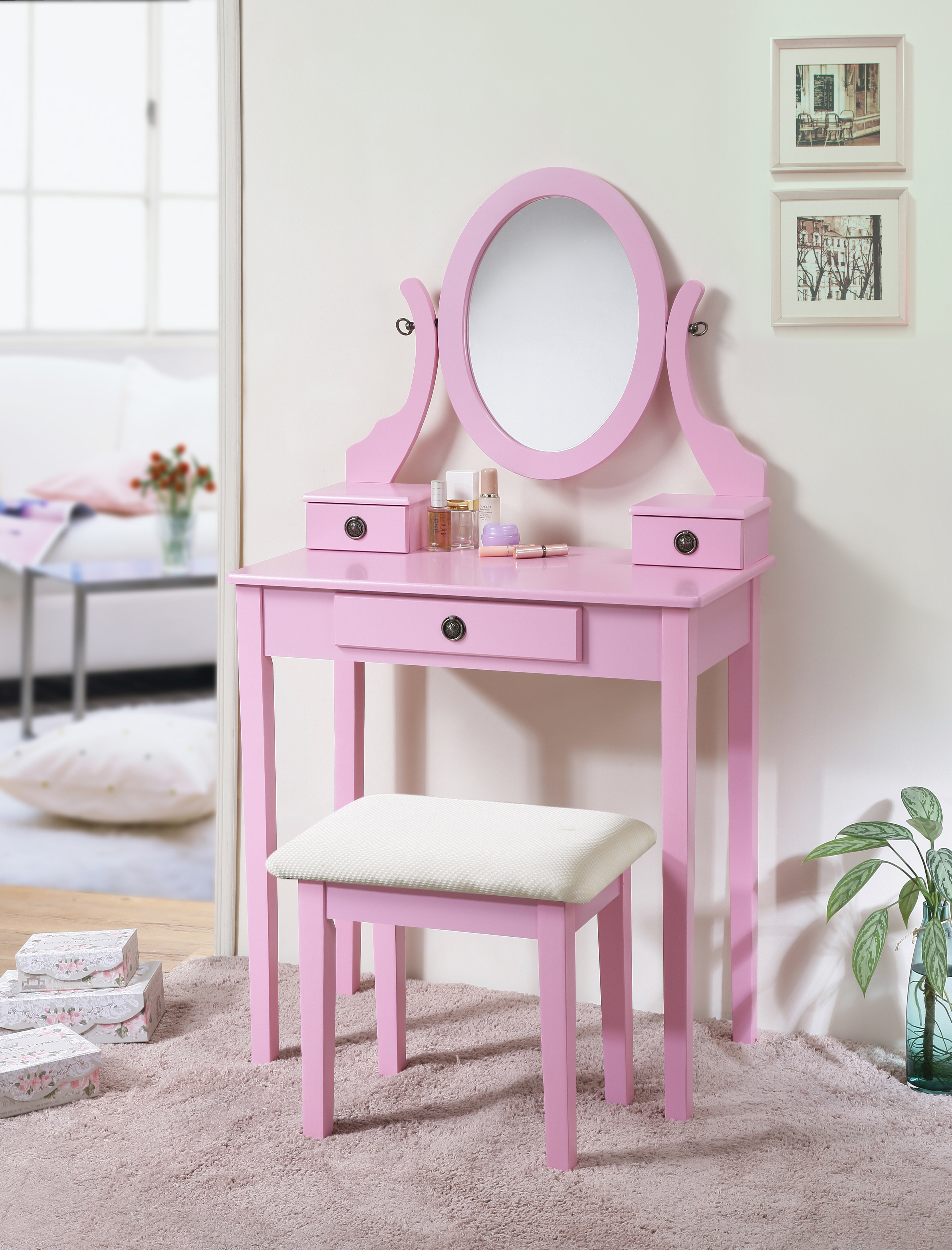 Featured image of post Kids Wooden Vanity Table - A wooden vanity table and stool.