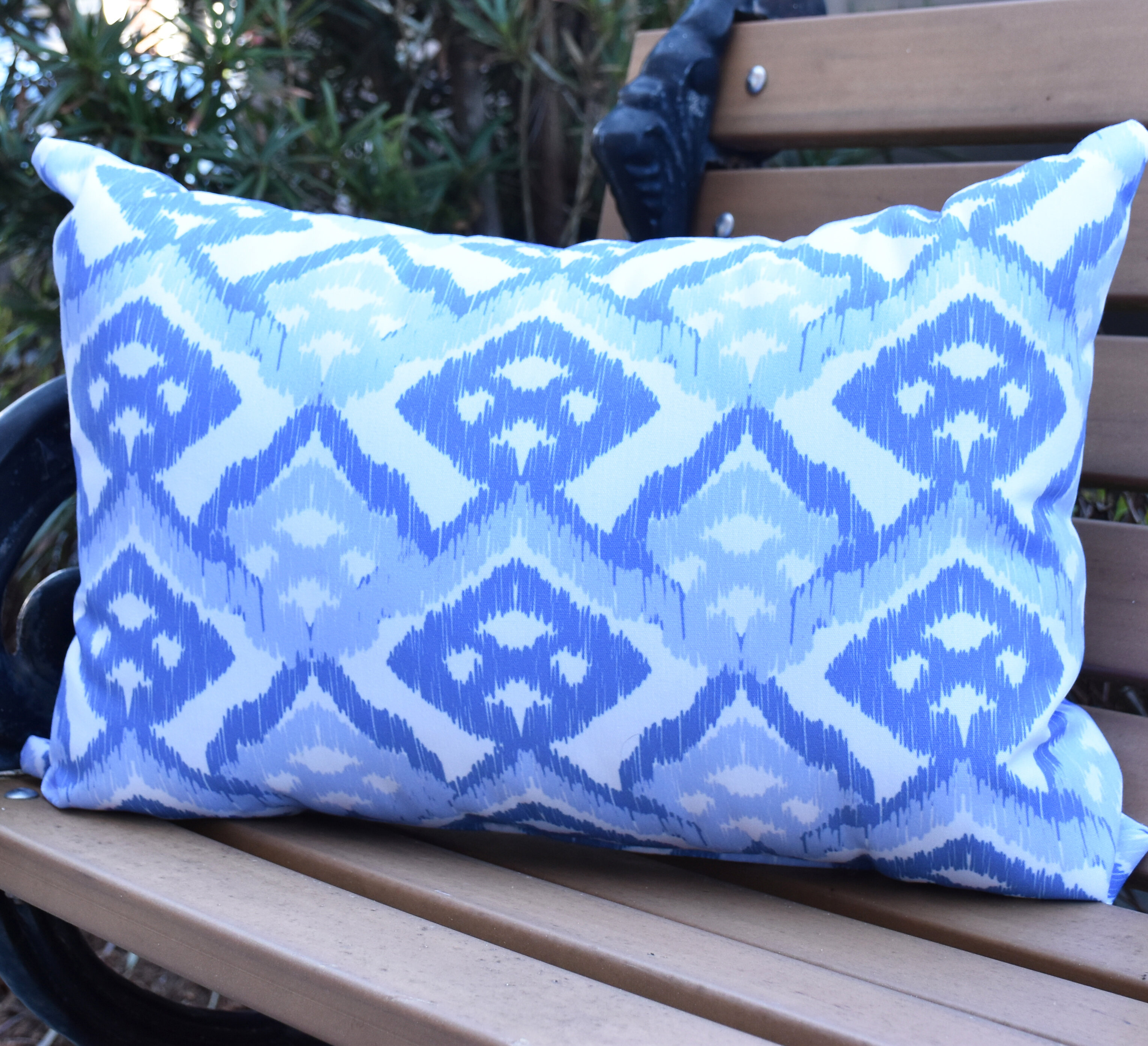 outdoor lumbar throw pillows