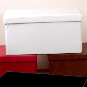 Gepolsterte Schlafzimmerbank mit Stauraum von Ho..