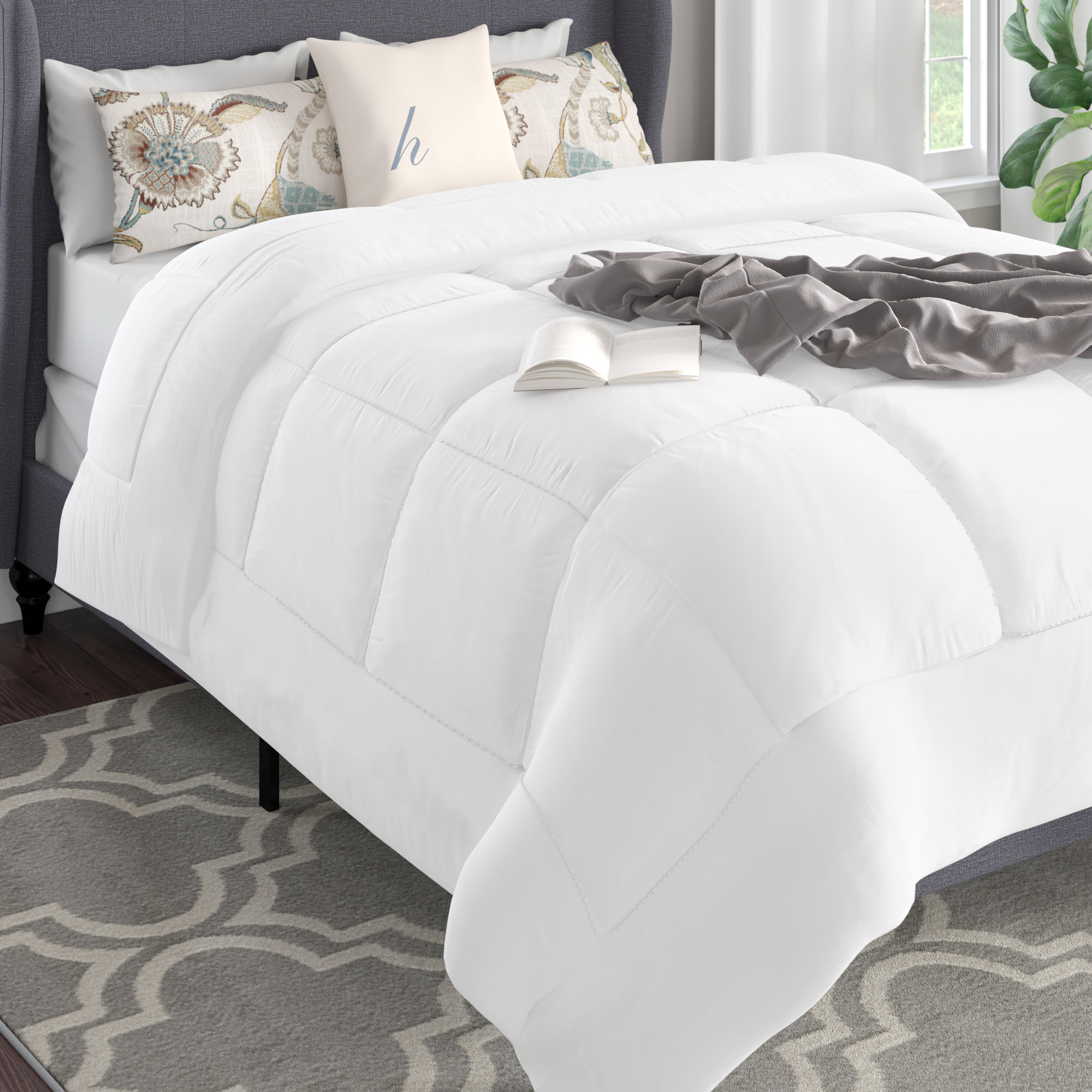 Andover Mills Pirtle All Season Down Alternative Comforter