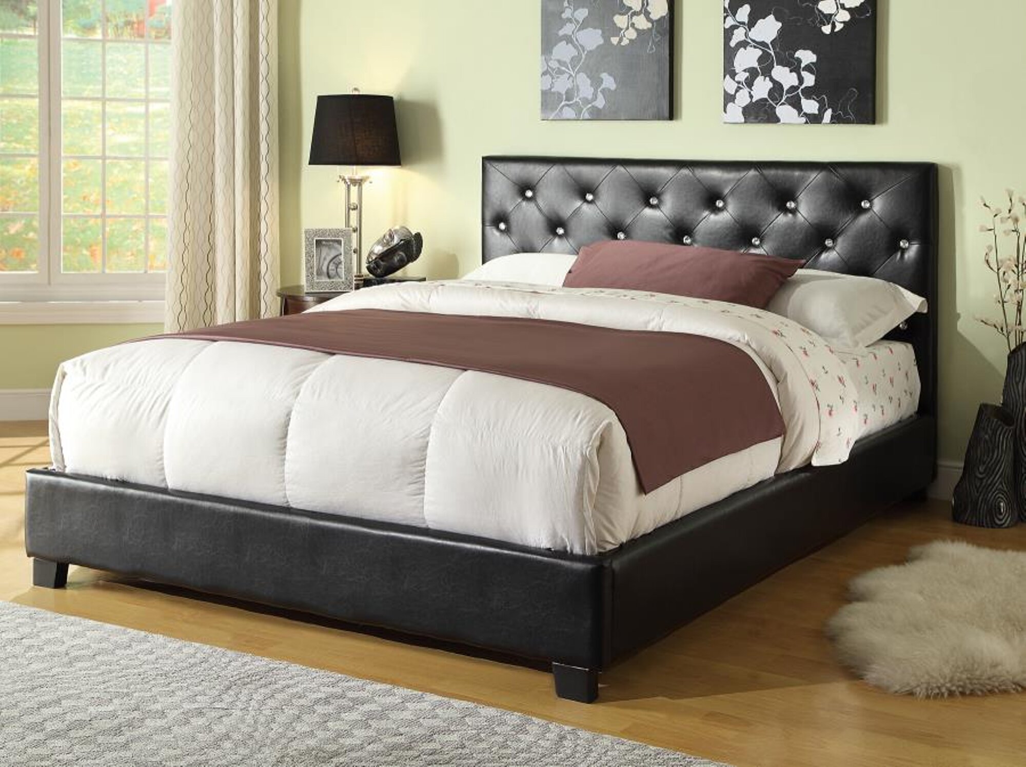 Изготовление кроватей. Кровать Rhapsody Queen Tufted Bed 5070-9055. Кровать с аудиосистемой. Кровать для полных. Акустическая кровать.