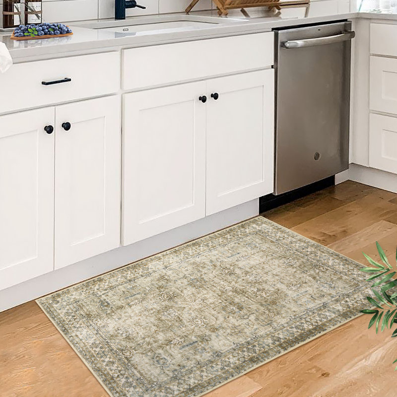 Samyah Washable Area Rug for Living Room Dining Room Floral Rug Rug Size: Runner 2' x 6'