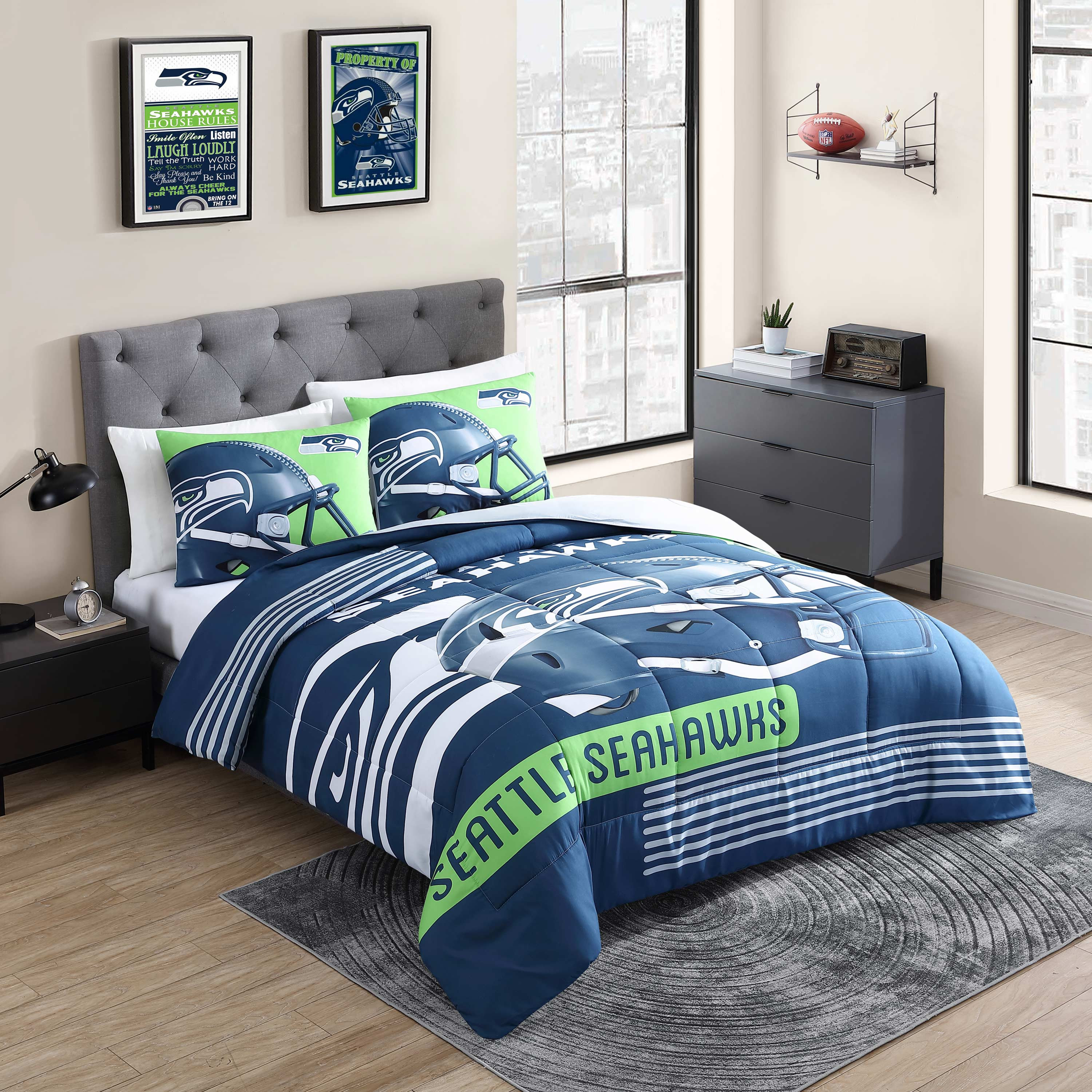 Seattle Seahawks NFL Officially Licensed Comforter Set - Full/Queen
