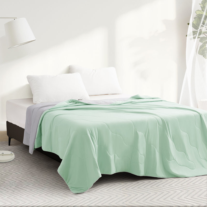 Double-Sided Cooling Comforter for Night Sweats Hot Sleepers, Machine Washable