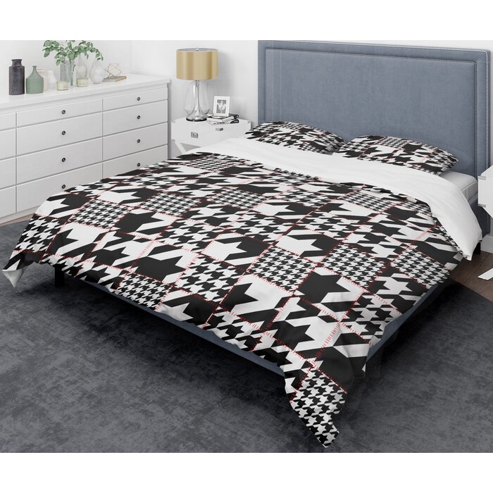 East Urban Home Classic Houndstooth Mid Century Duvet Cover Set