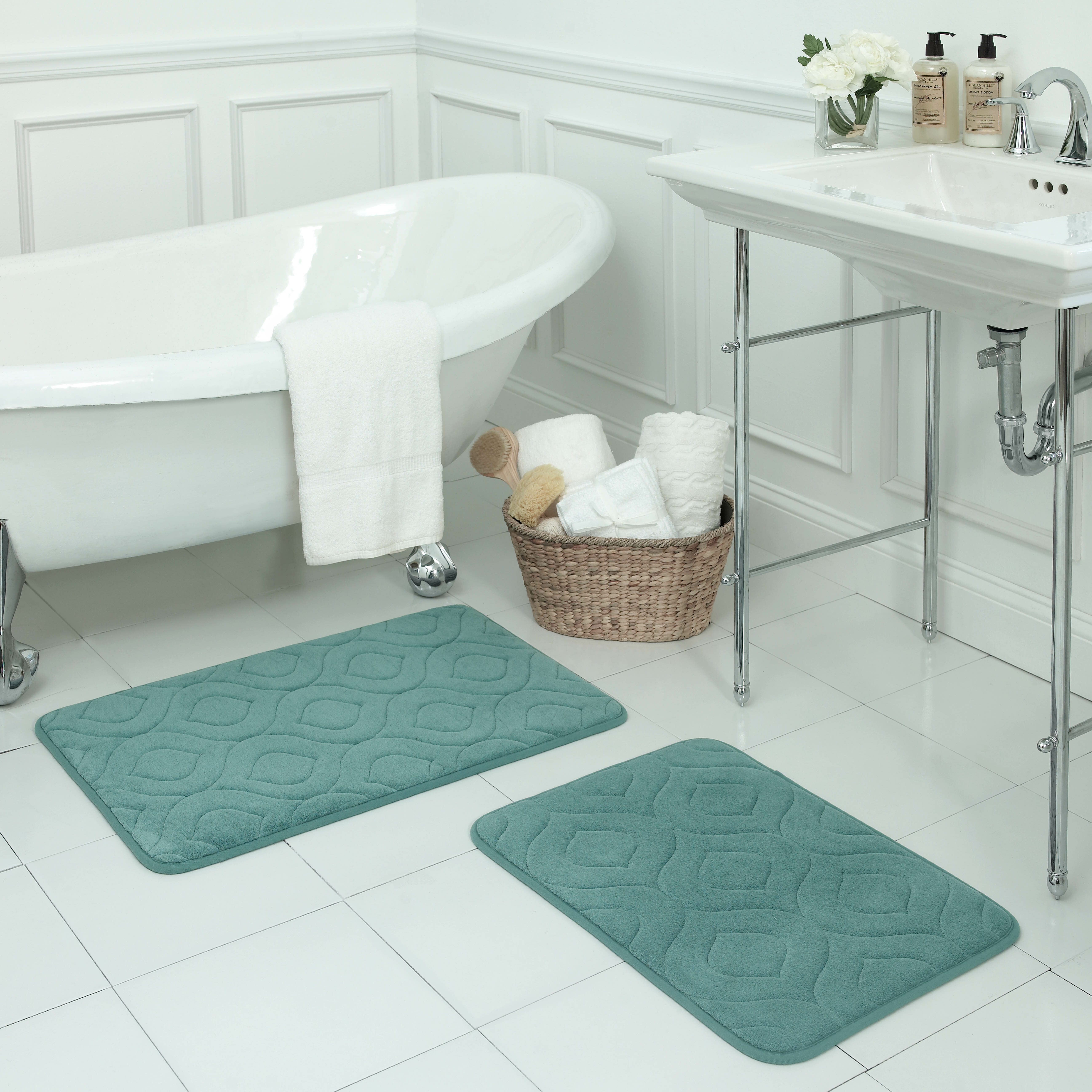 small non slip bath mat