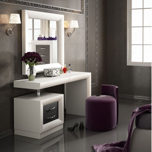 Corner Makeup Vanity Wayfair Kirkwood Bedroom Makeup Vanity Set With Mirror