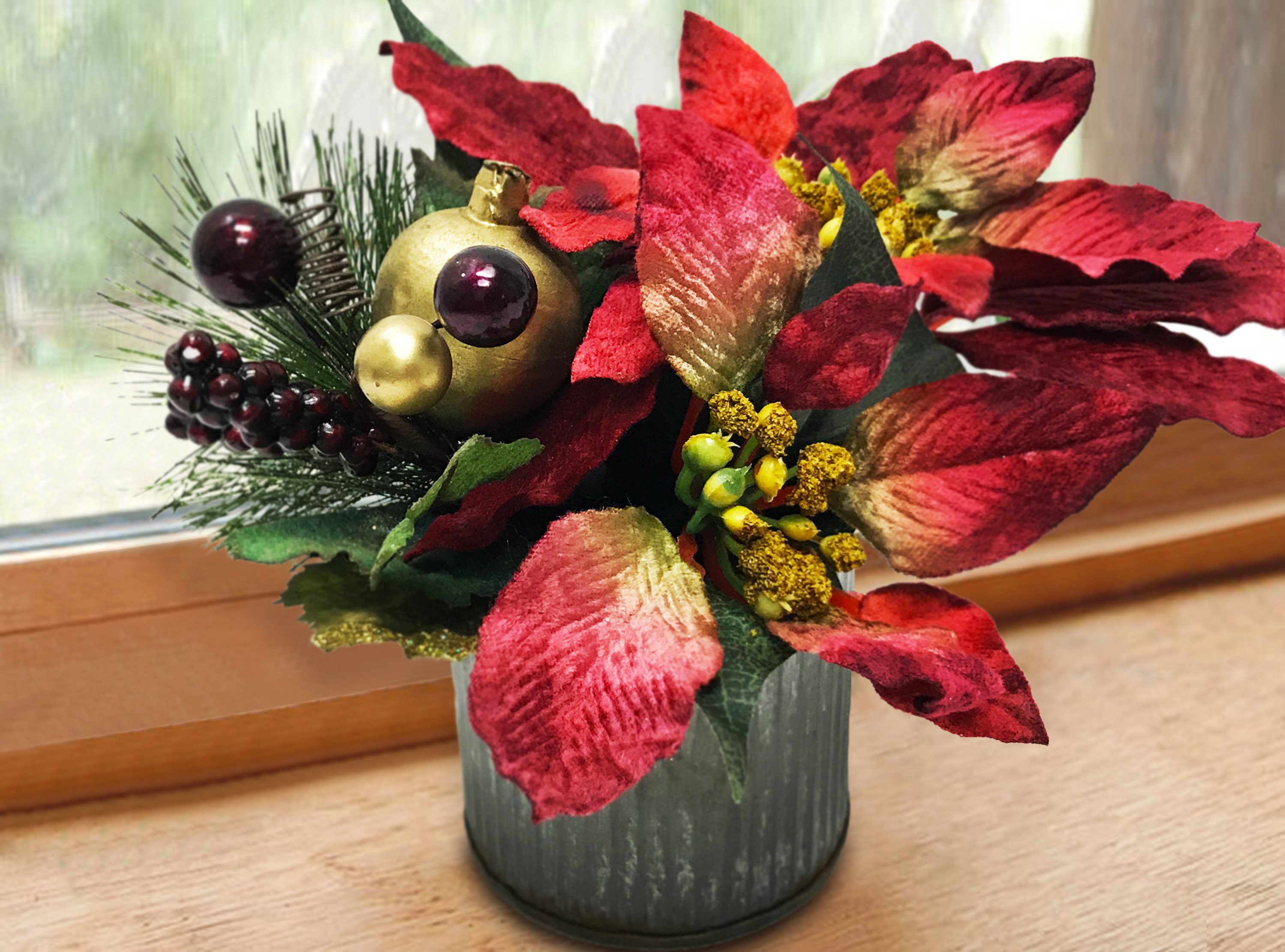 floral arrangements with poinsettias