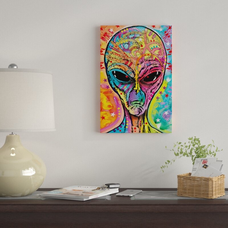 'Alien - Far Out' Graphic Art Print on Canvas