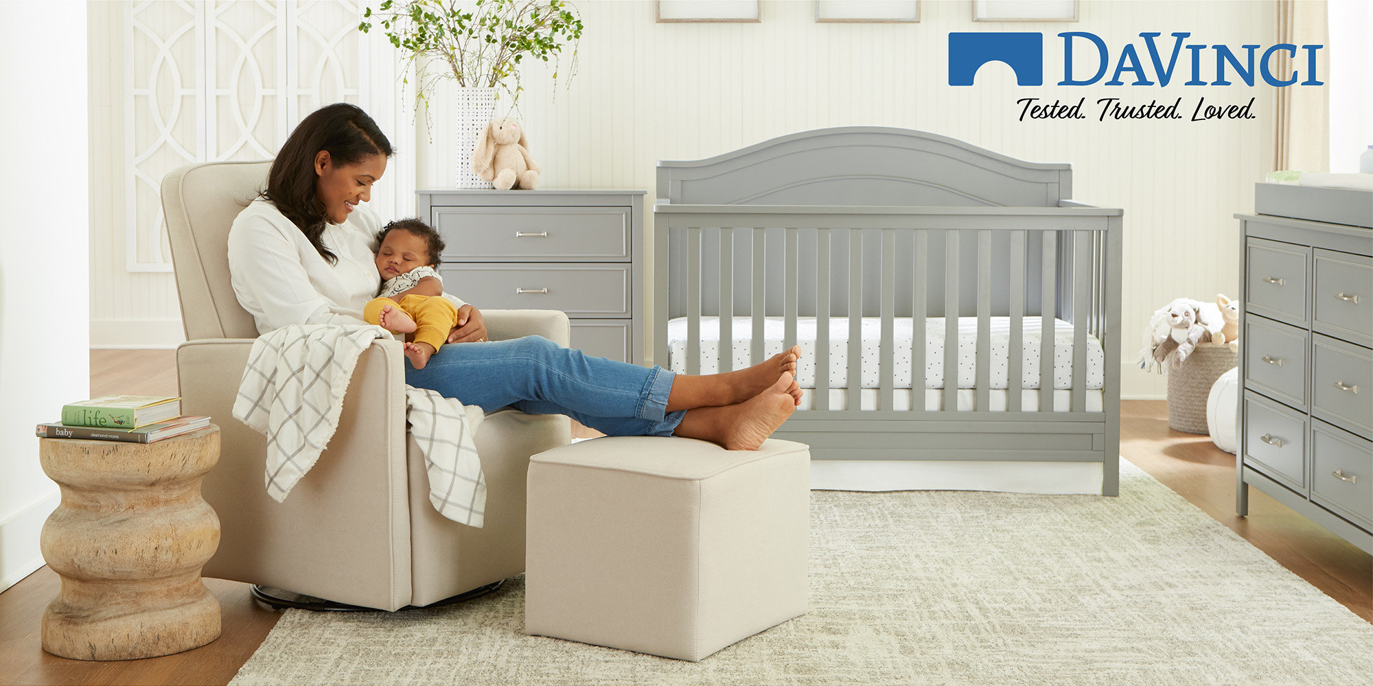 DaVinci Piedmont 4in1 Convertible Crib and Changer with Storage