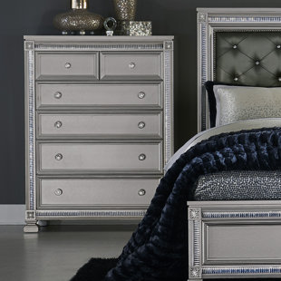 Go to store & view more images Rosdorf Park Lybarger 6 Drawer Chest