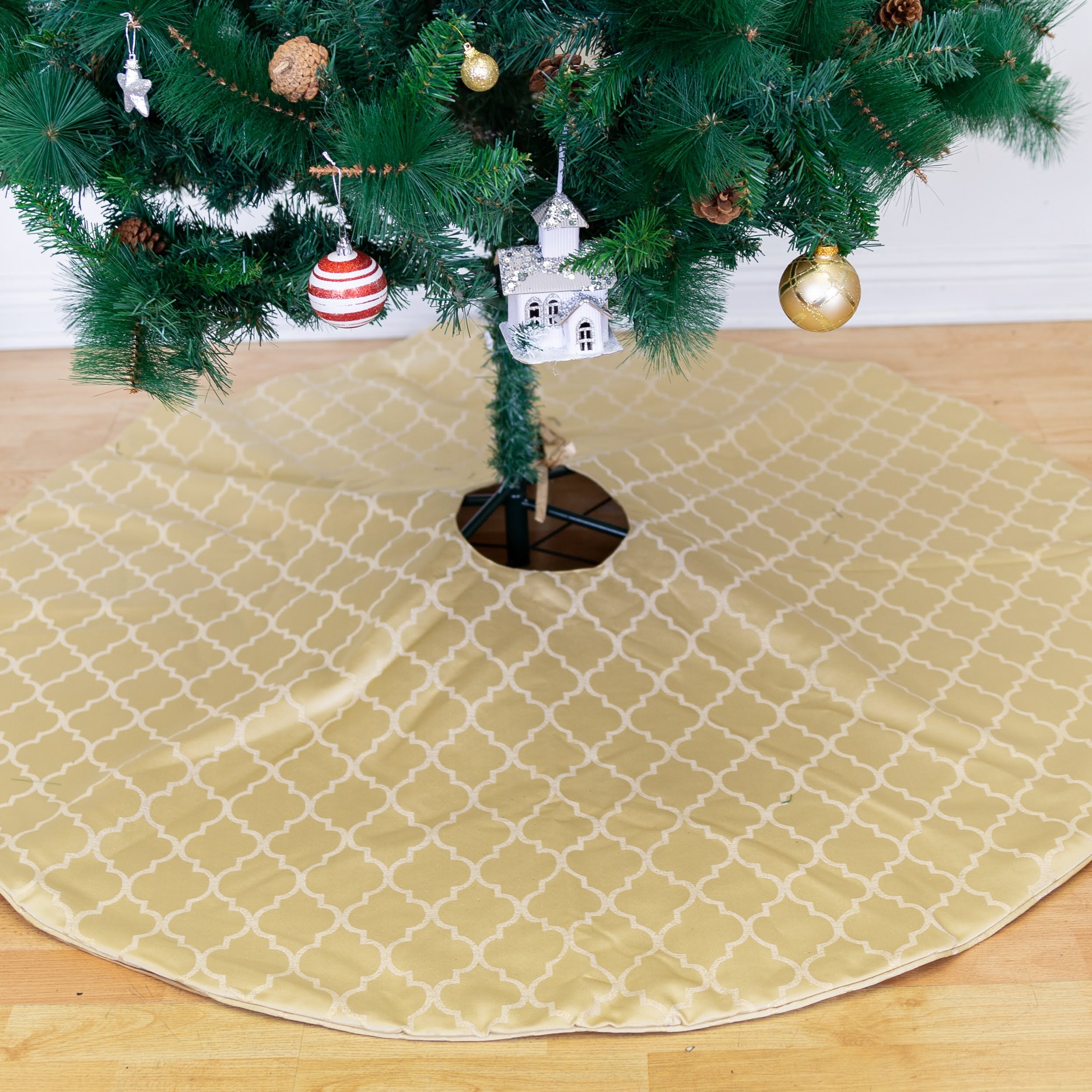 yellow velvet tree skirt