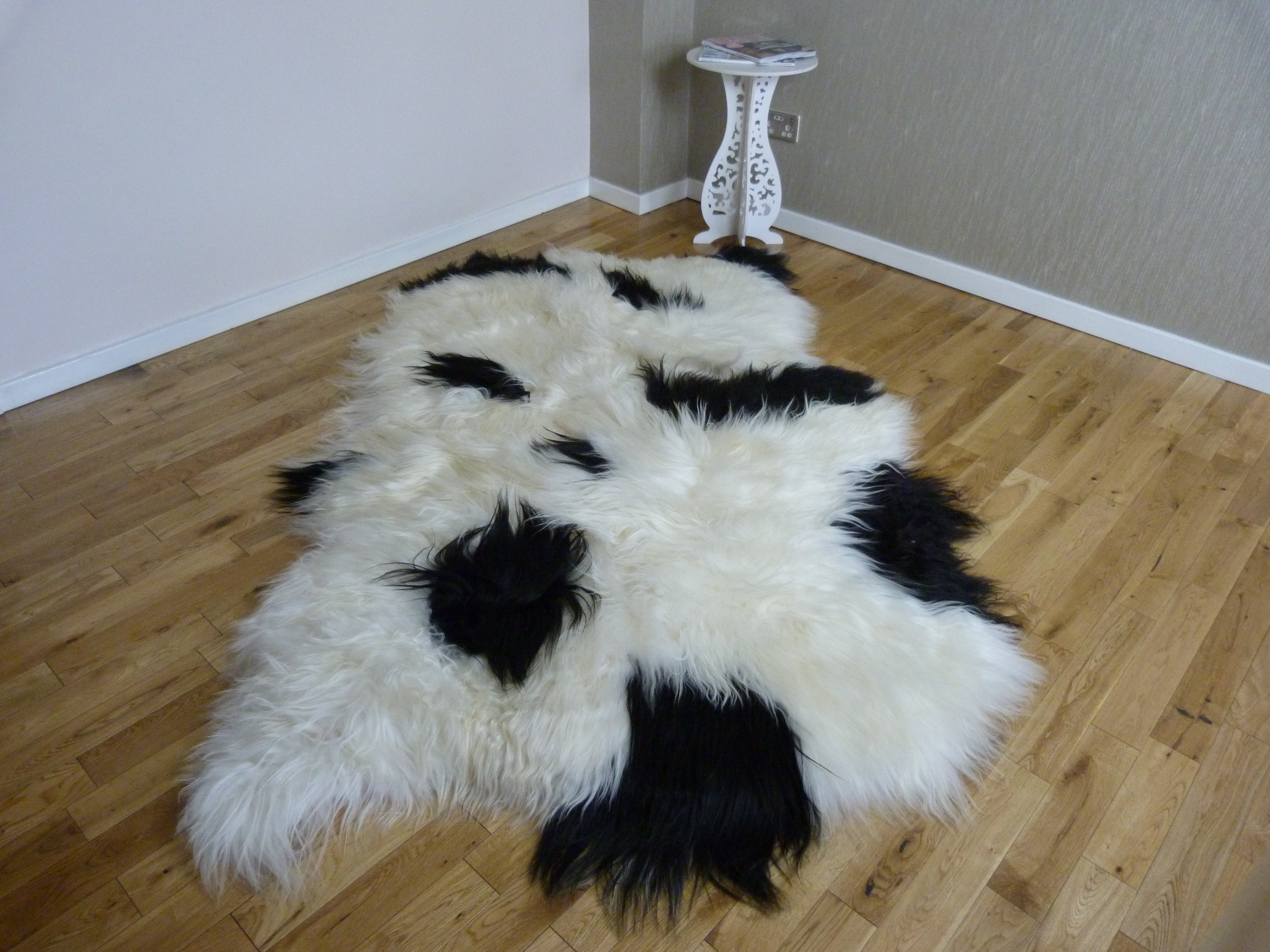 Norden Home Toby Icelandic Sheepskin White Black Rug Wayfair Co Uk