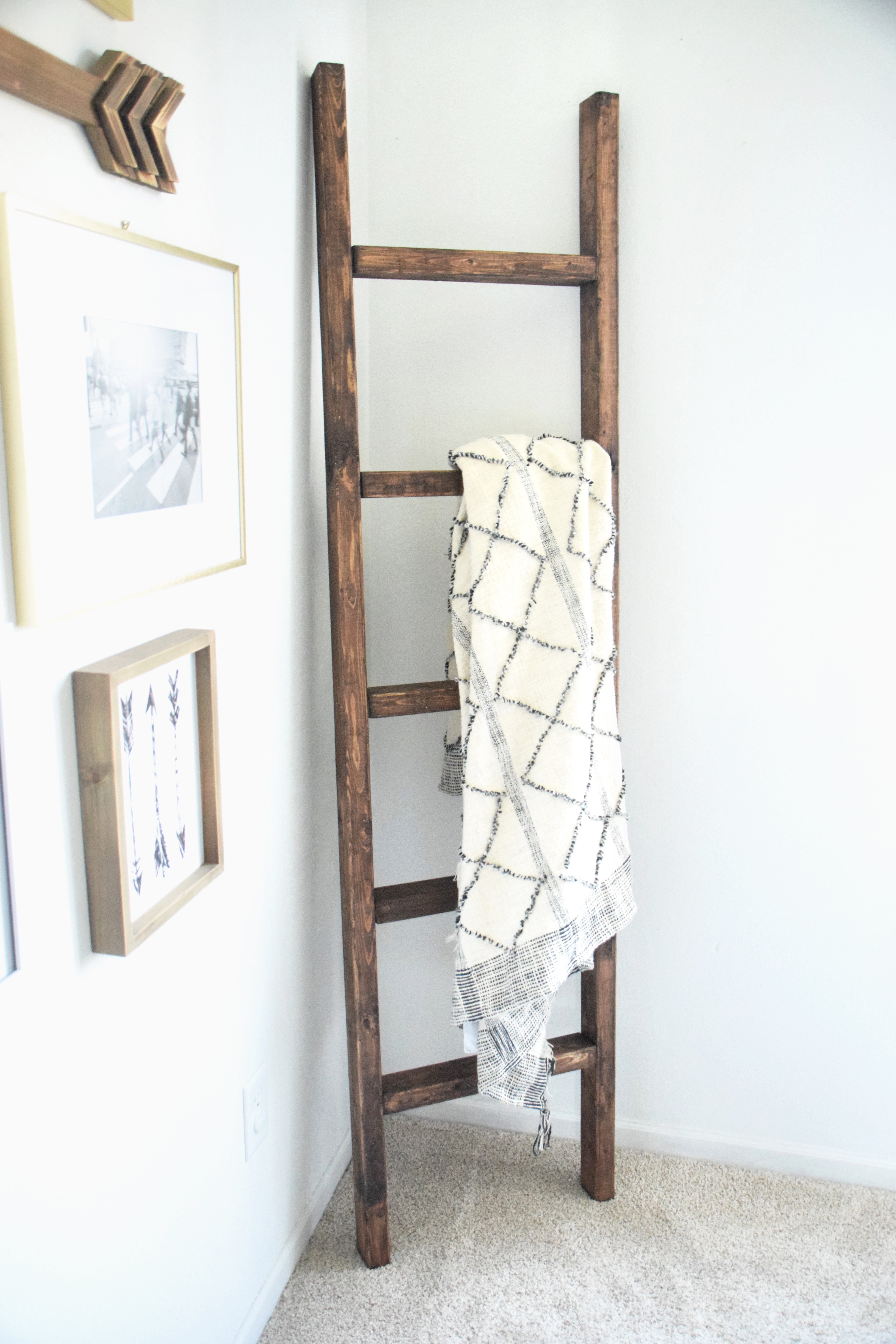 Dark Walnut Blanket Ladder 2025