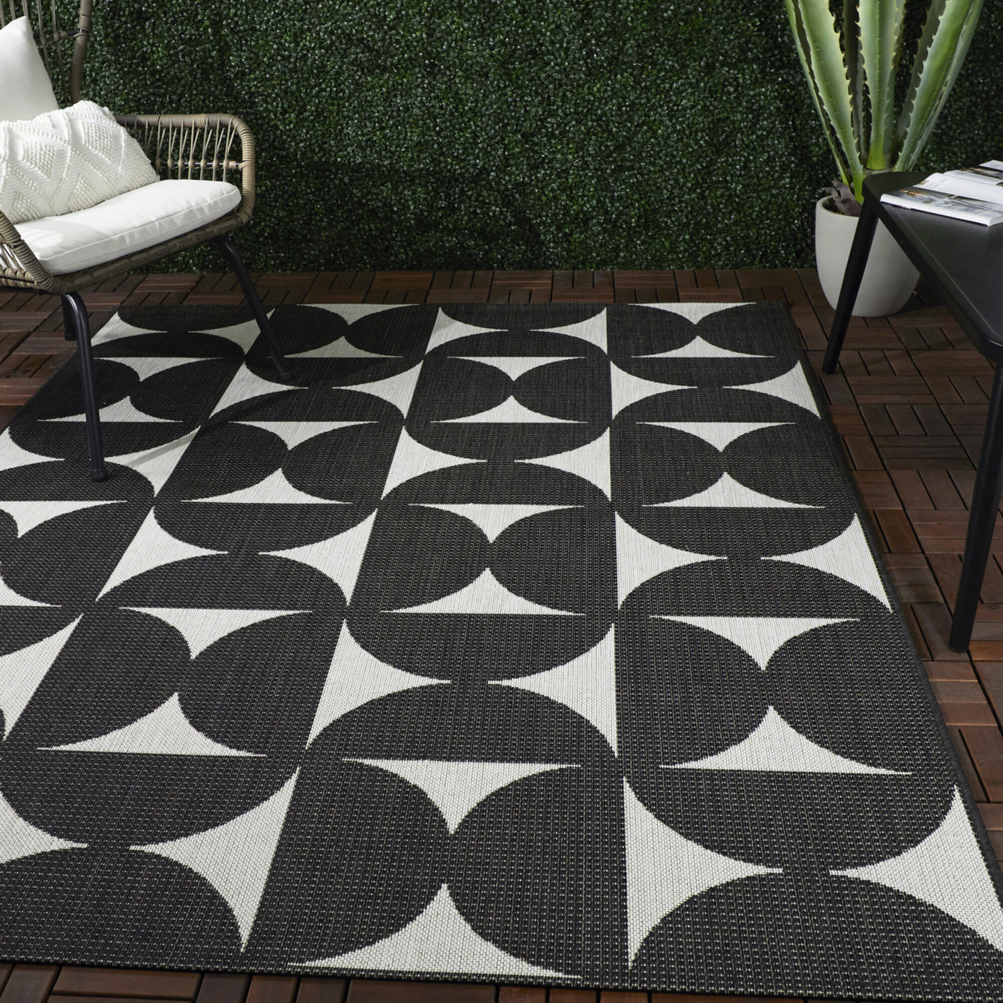 Wade Logan® Patoma Flatweave Black/White Indoor/Outdoor Rug & Reviews ...