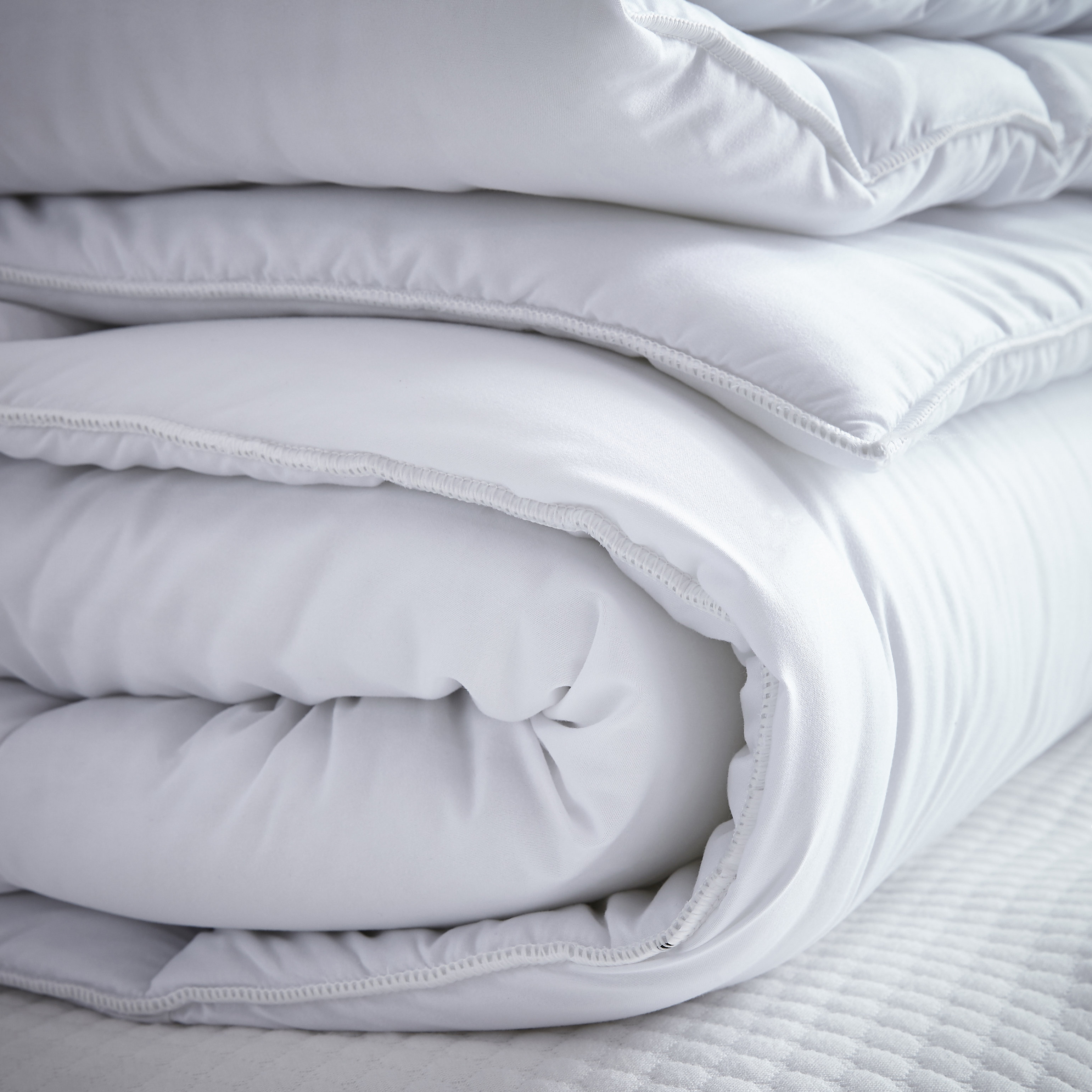 Silentnight Hi Therm 15 Tog Duvet Silentnight Hi Therm 15 Tog Duvet