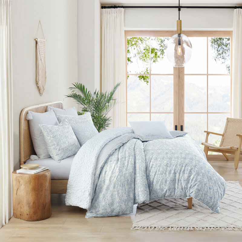 Peri Home Ikat Eyelet Comforter Set Blue Size: Queen Comforter + 2 Standard Shams