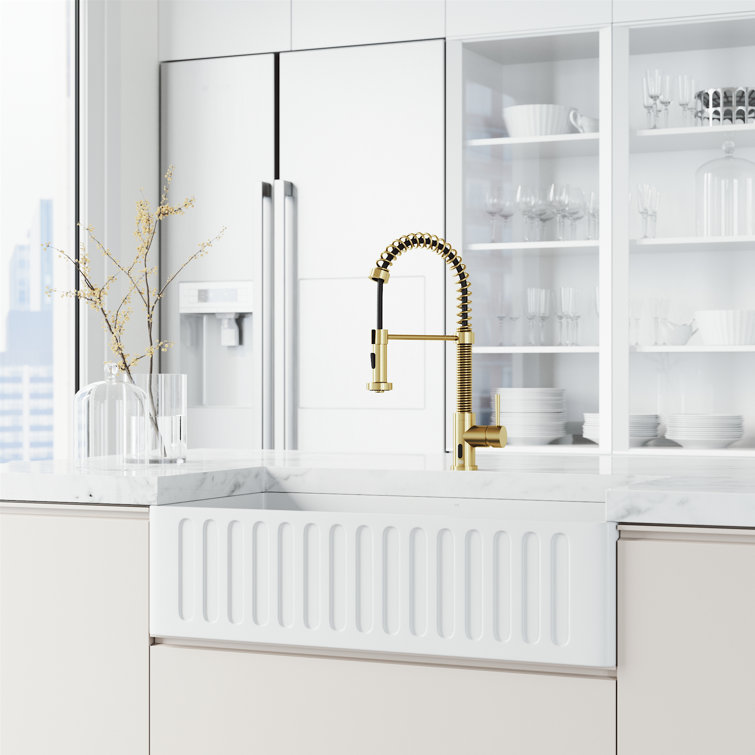 VIGO Edison Kitchen Faucet With Touchless Sensor & Reviews ...