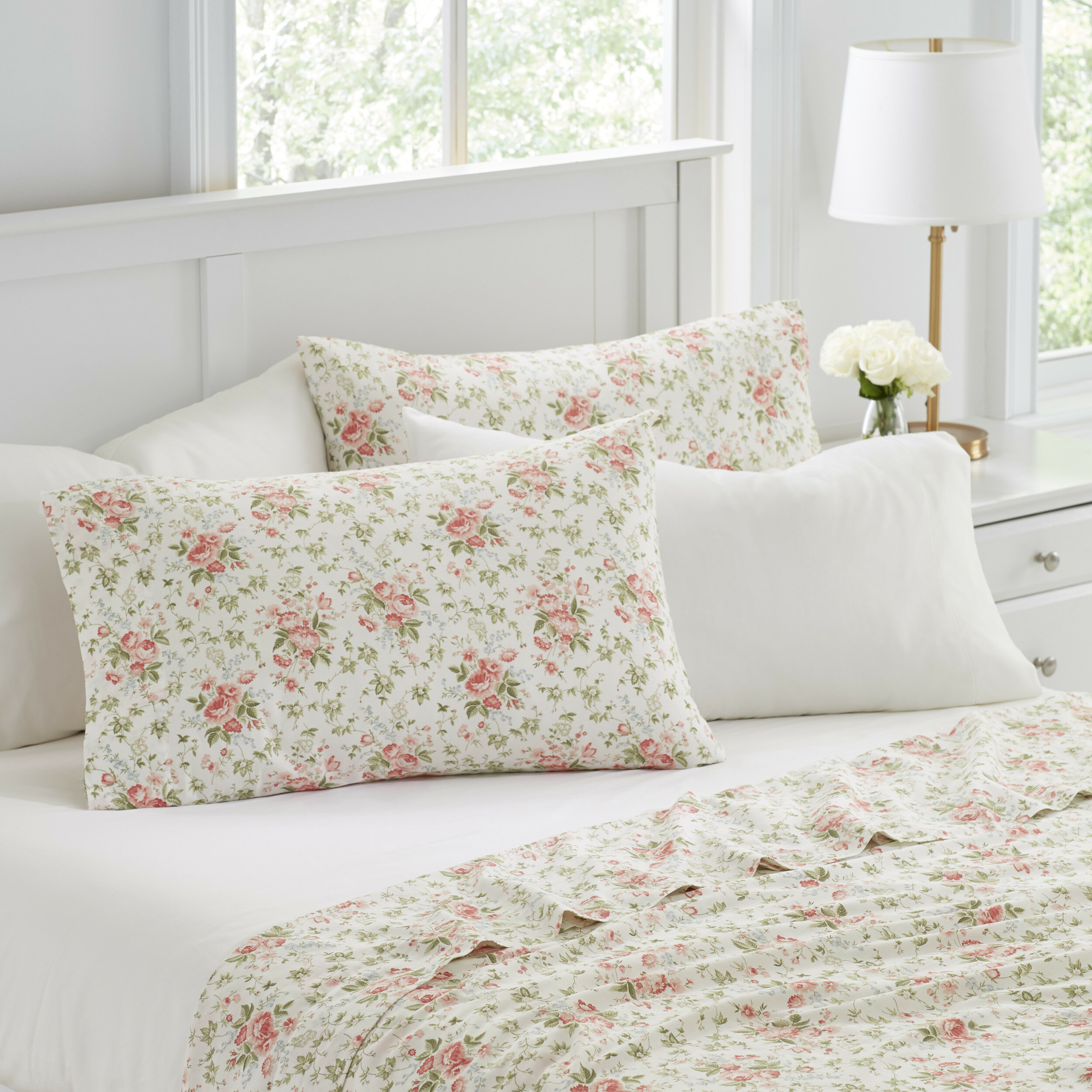 Featured image of post Laura Ashley Sheets - Add a lovely touch of style to your bedding ensemble with the laura ashley lorelei sheet set.