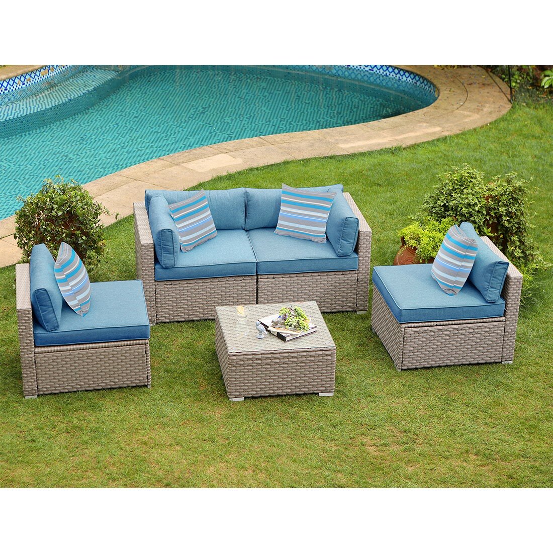 Rosecliff Heights Iain Outdoor Furniture 5 Piece Rattan Sectional Seating Group With Cushions Reviews Wayfair