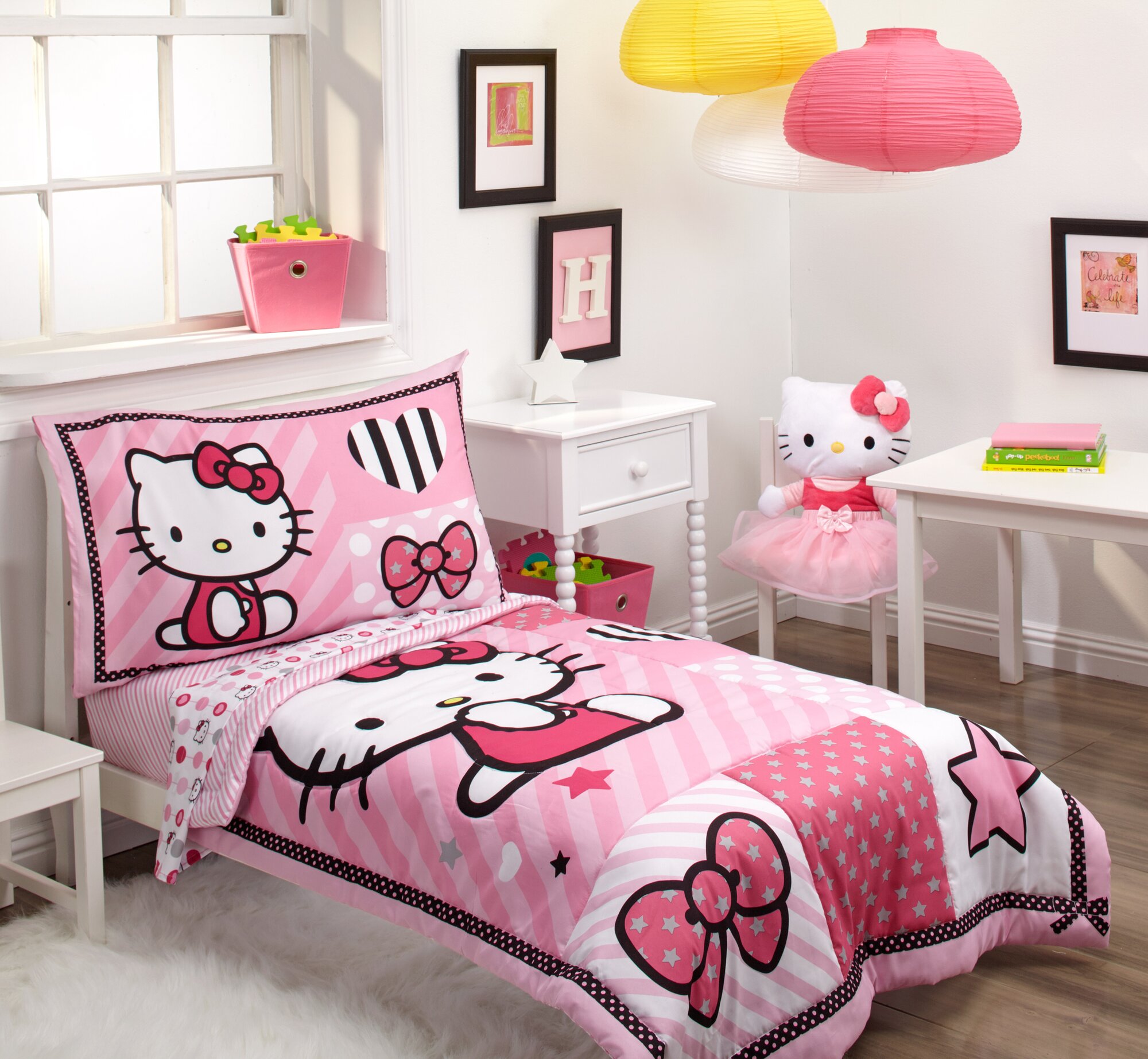  Hello  Kitty  Hello  Kitty  Sweetheart 4 Piece Toddler Bedding 