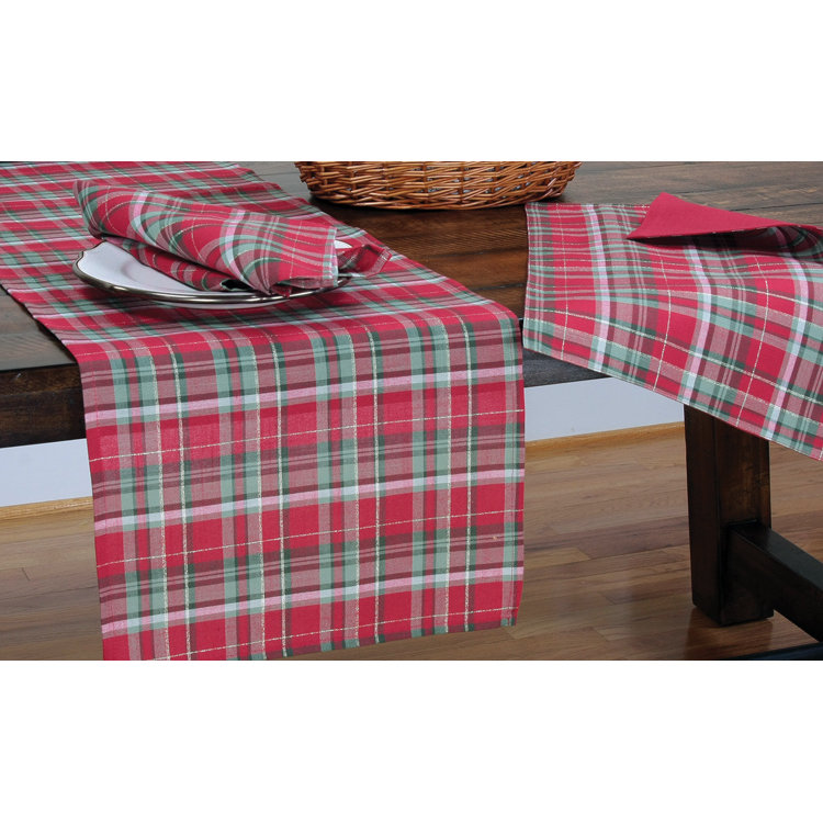 Xia Home Fashions Holiday Tartan Christmas Round Tablecloth Xia Home Fashions Holiday Tartan Christmas Round Tablecloth