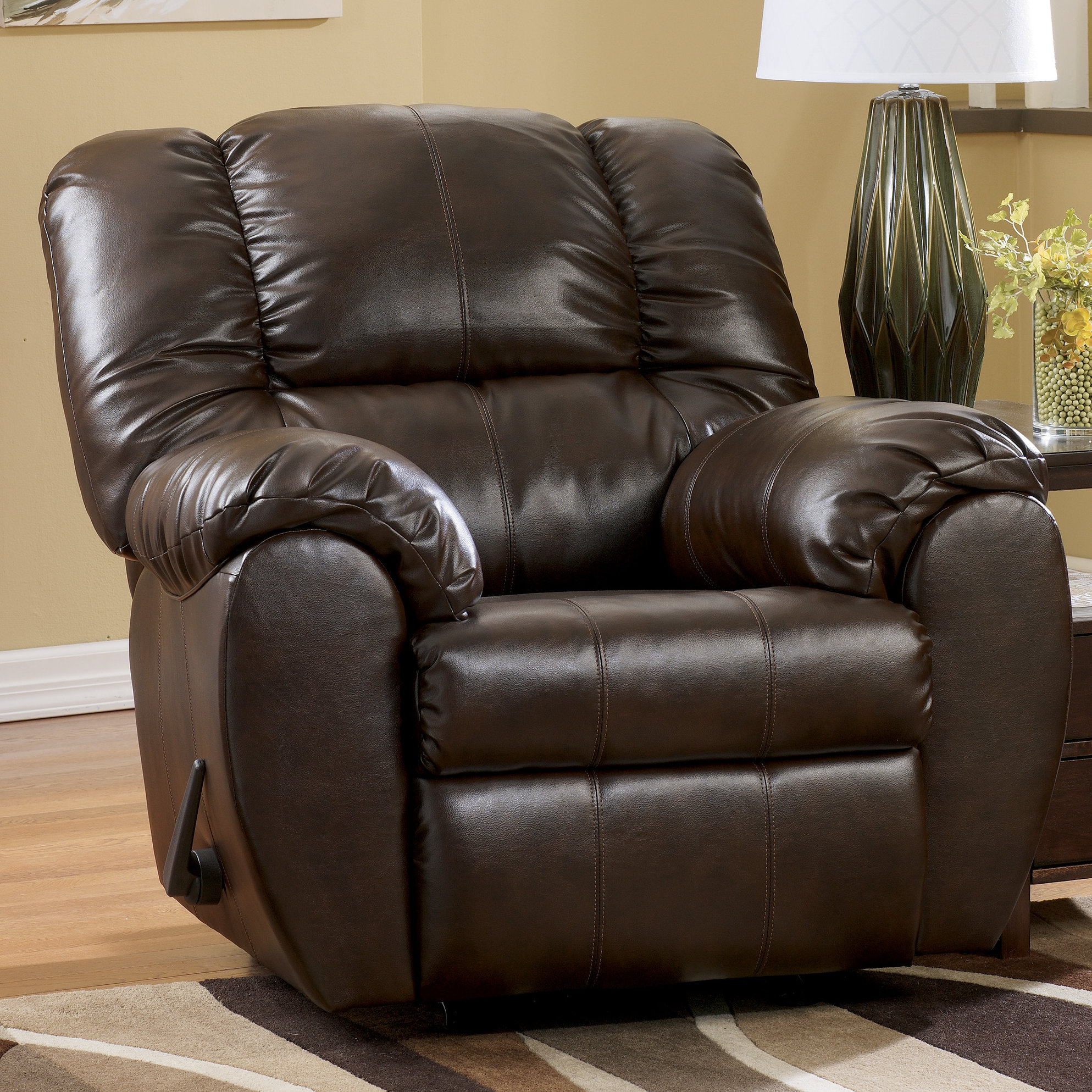 Chaise Or Chairs Recliners In London Kijiji Classifieds