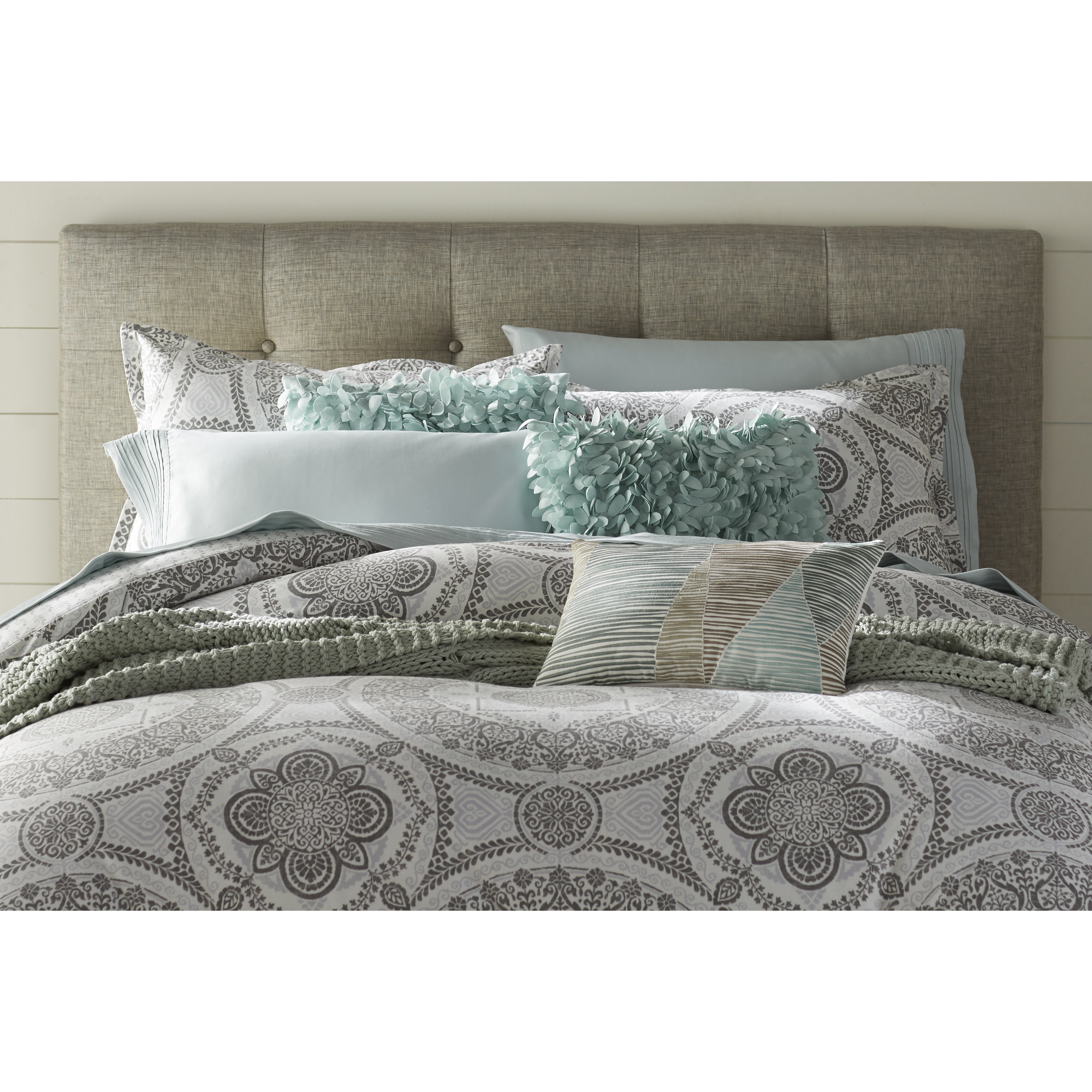 Mercury Row Apollo Medallion Duvet Cover Set Reviews Wayfair Mercury Row Reg Apollo Medallion Duvet Cover Set