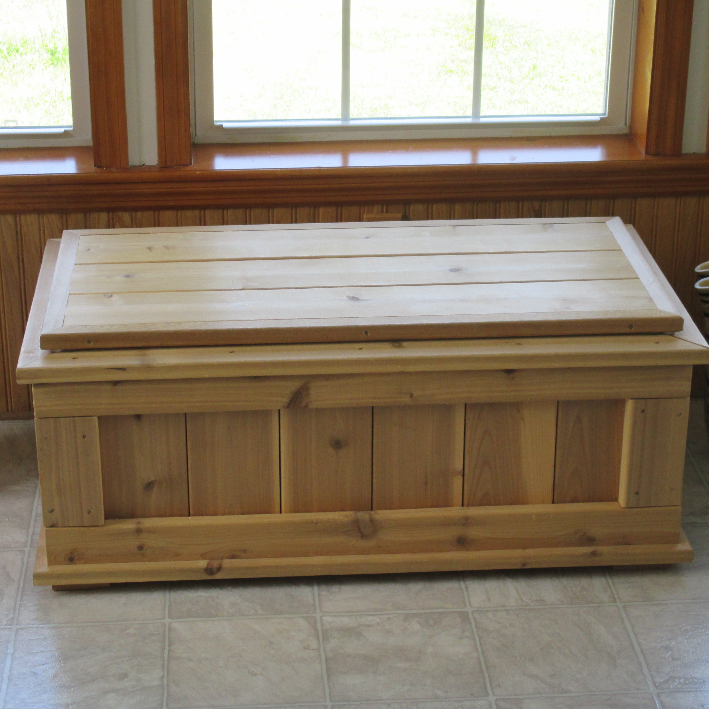 SmartCarts Premium Quality Indoor/Outdoor Cedar Storage Bench & Reviews