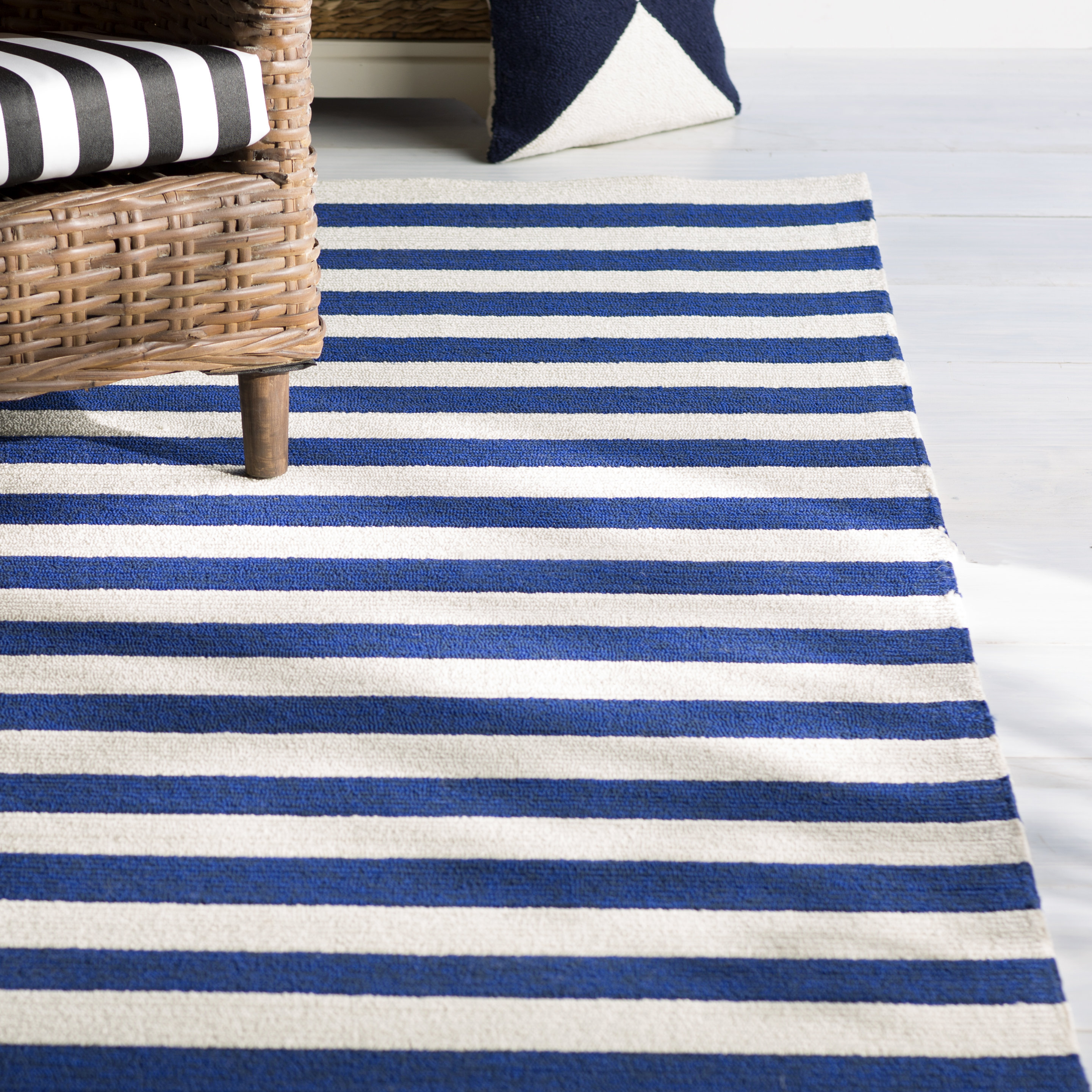 Breakwater Bay Suffield Navy/Cream Indoor/Outdoor Area Rug & Reviews