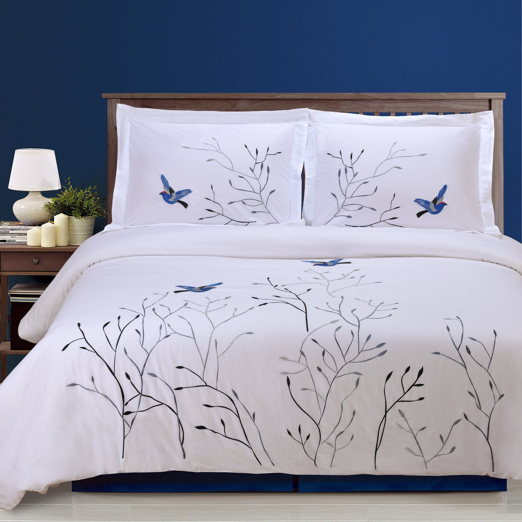 Simple Luxury Swallow 3 Piece Embroidered Reversible Duvet Set Simple Luxury Swallow 3 Piece Embroidered Reversible Duvet Set