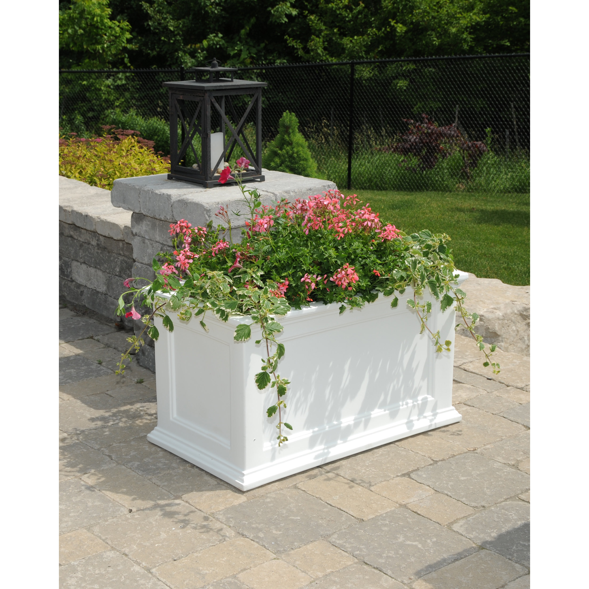 Mayne Inc. Fairfield Plastic Planter Box &amp; Reviews