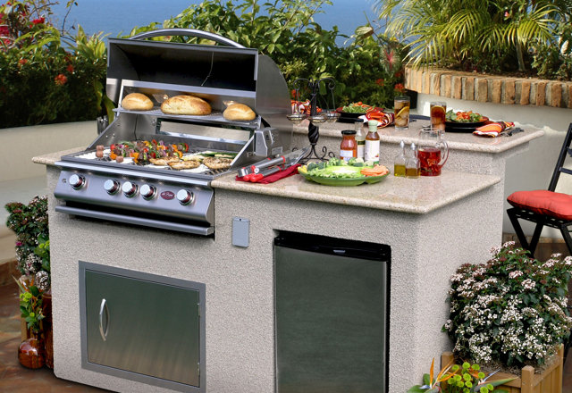 Build Your Dream Outdoor Kitchen