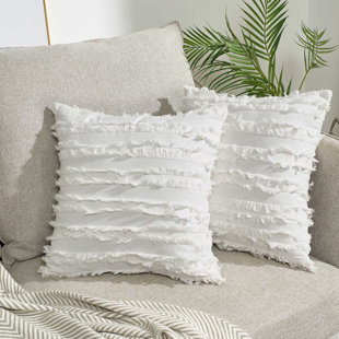white bed throw pillows