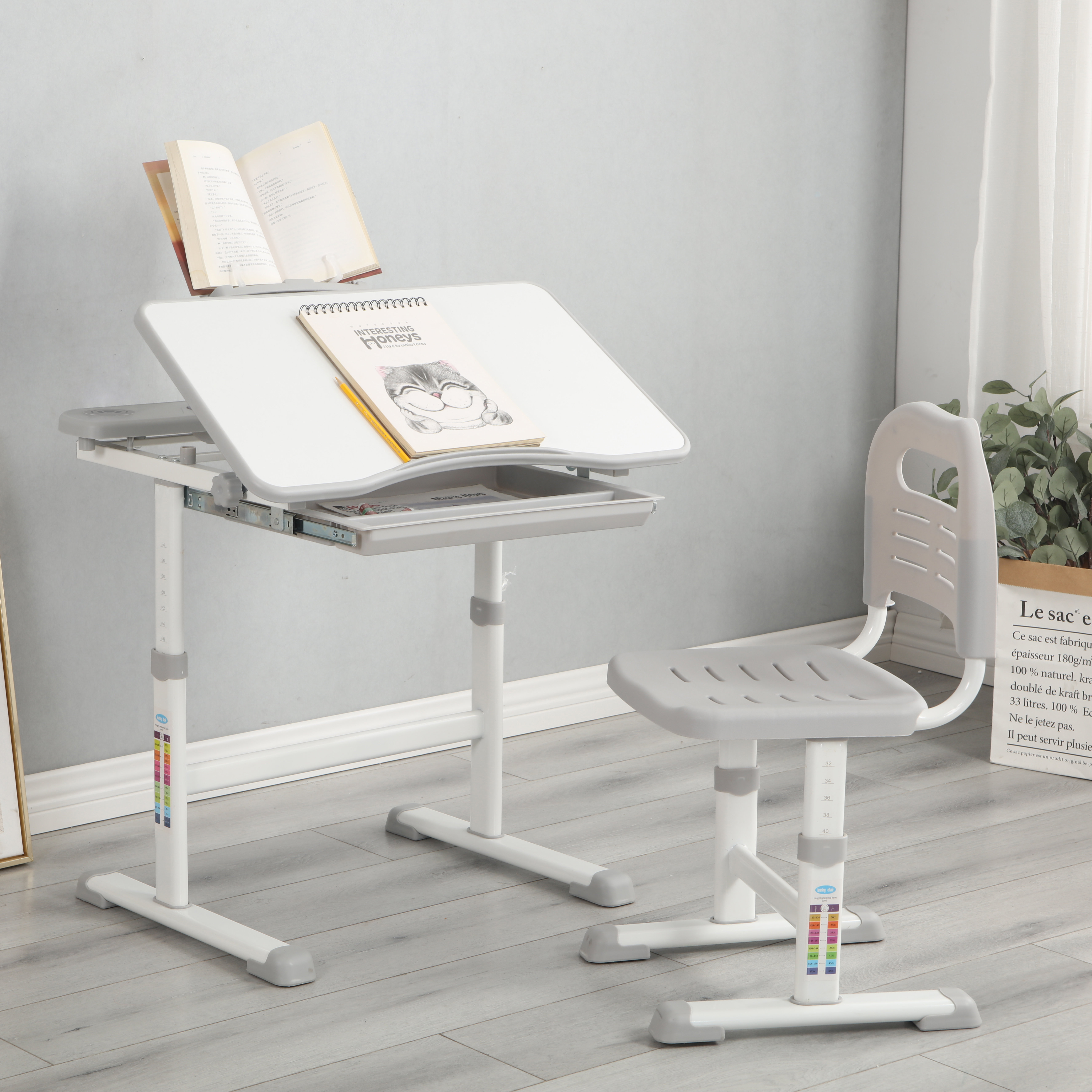 reading table and chair set