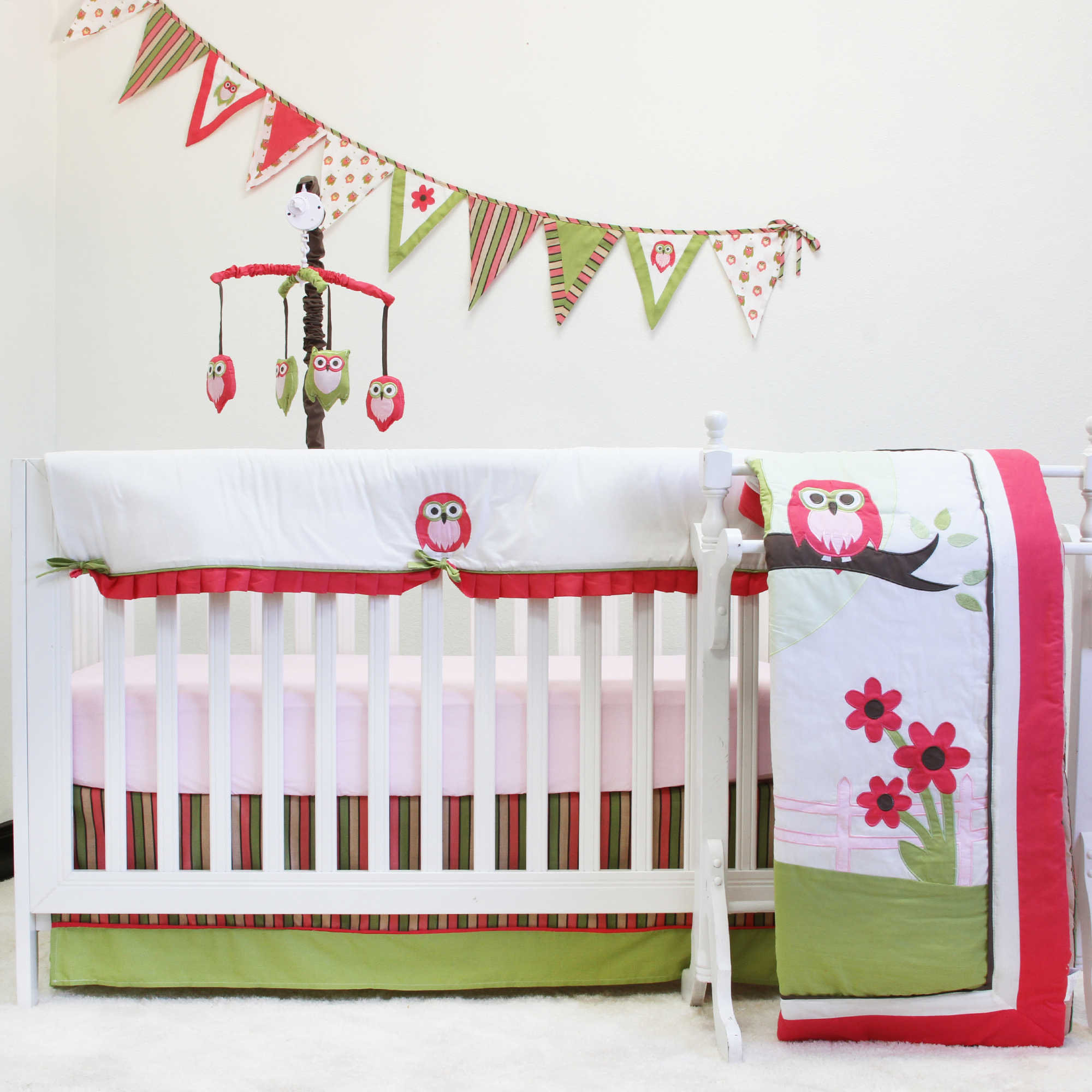 crib bedding with mobile