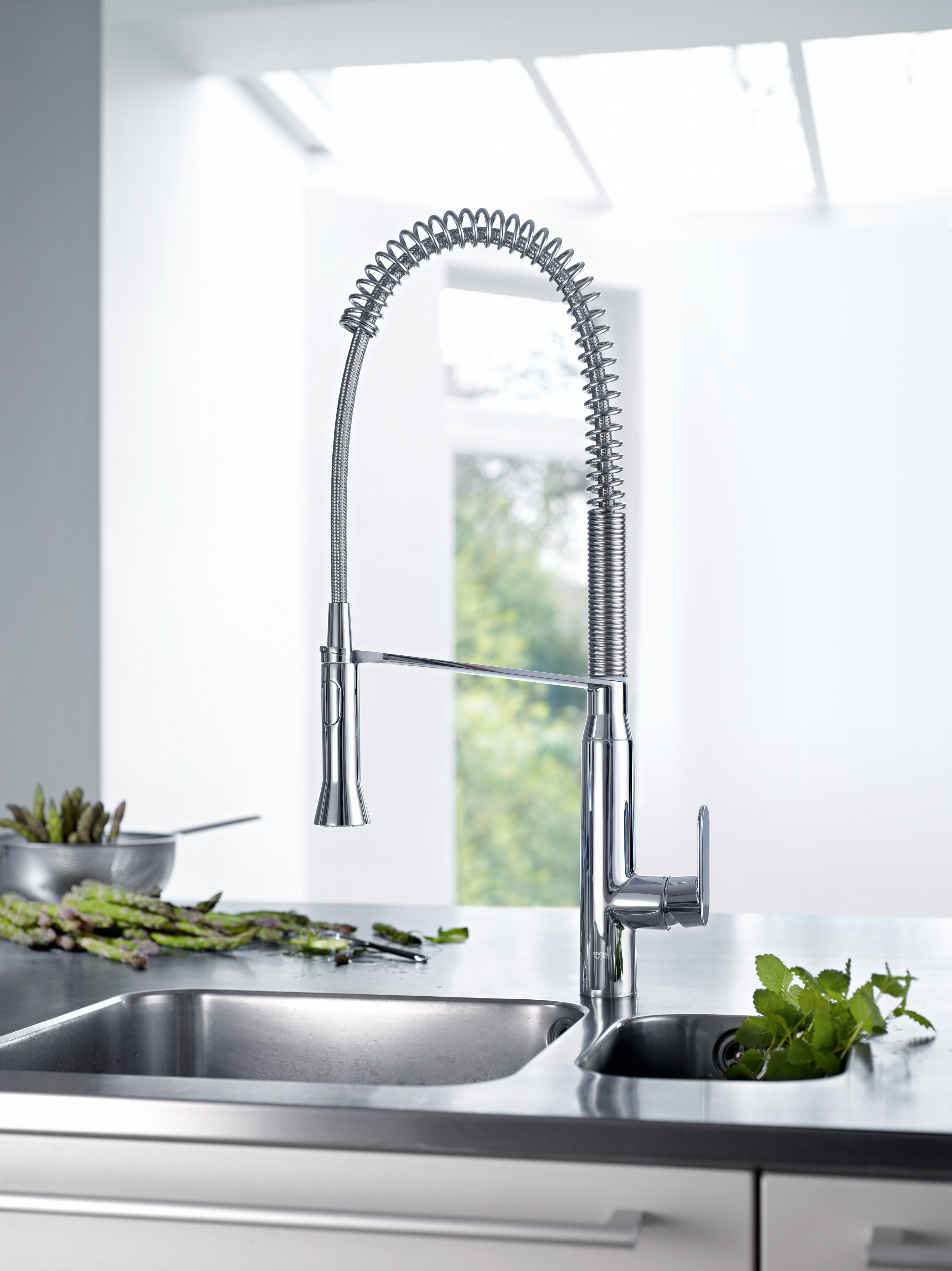 Высокие смесители для кухни. 32950000 Grohe. Смеситель Grohe k7 32950dc0. Grohe k7 31379000. Смеситель для кухни Grohe k7.