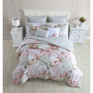 laura hart comforter