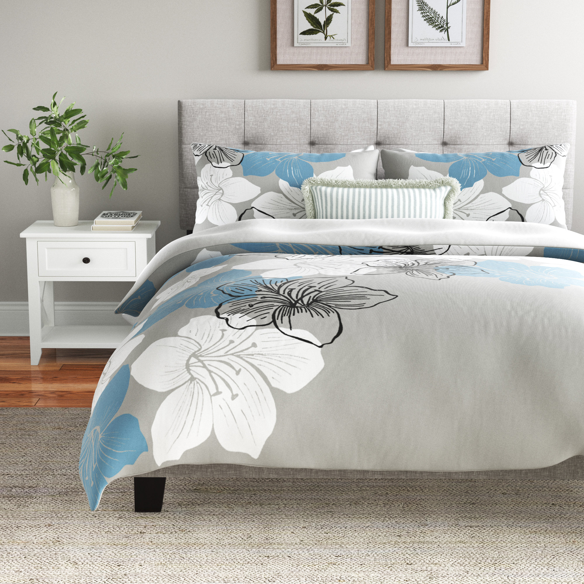 comforter with pillows