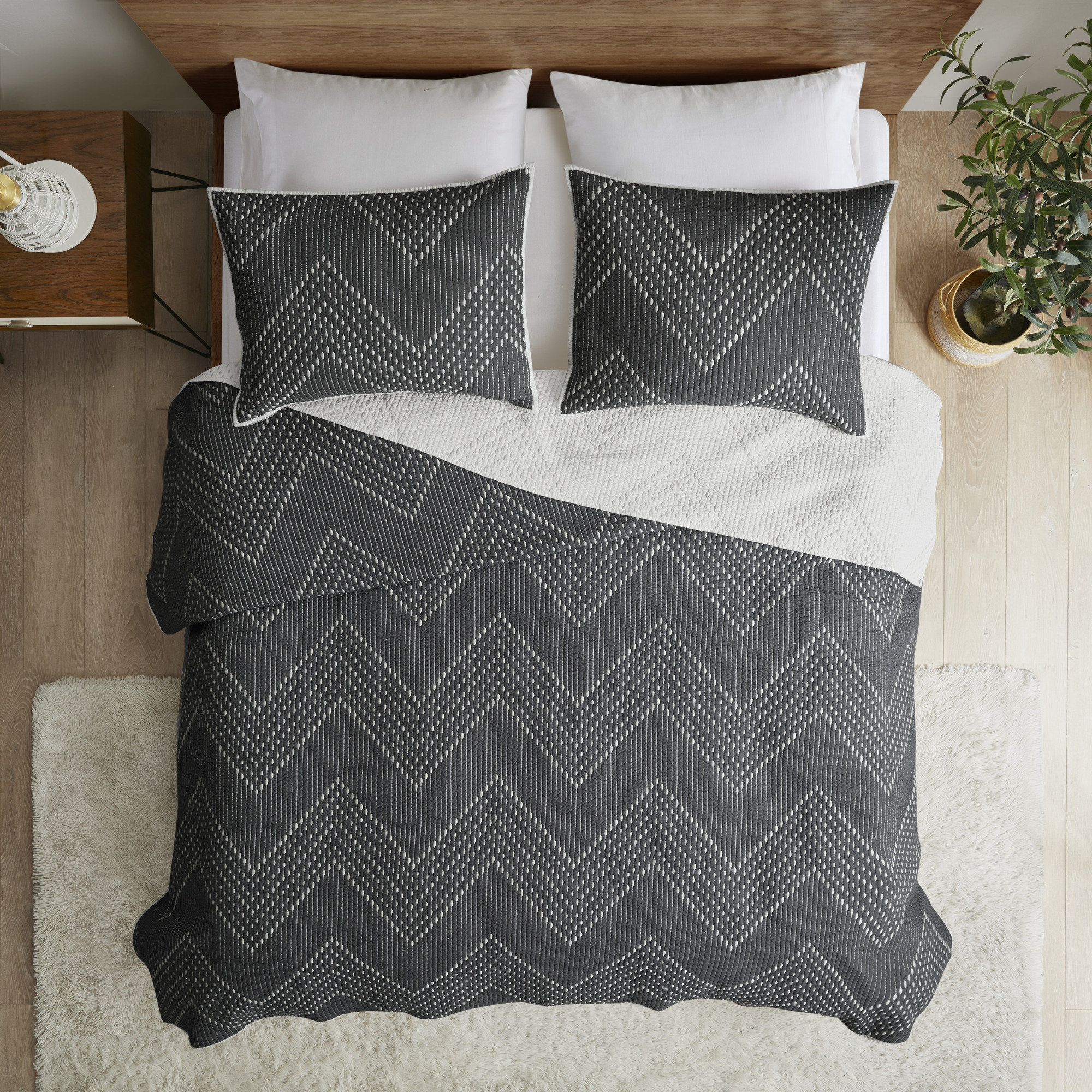 bedspread and pillow set