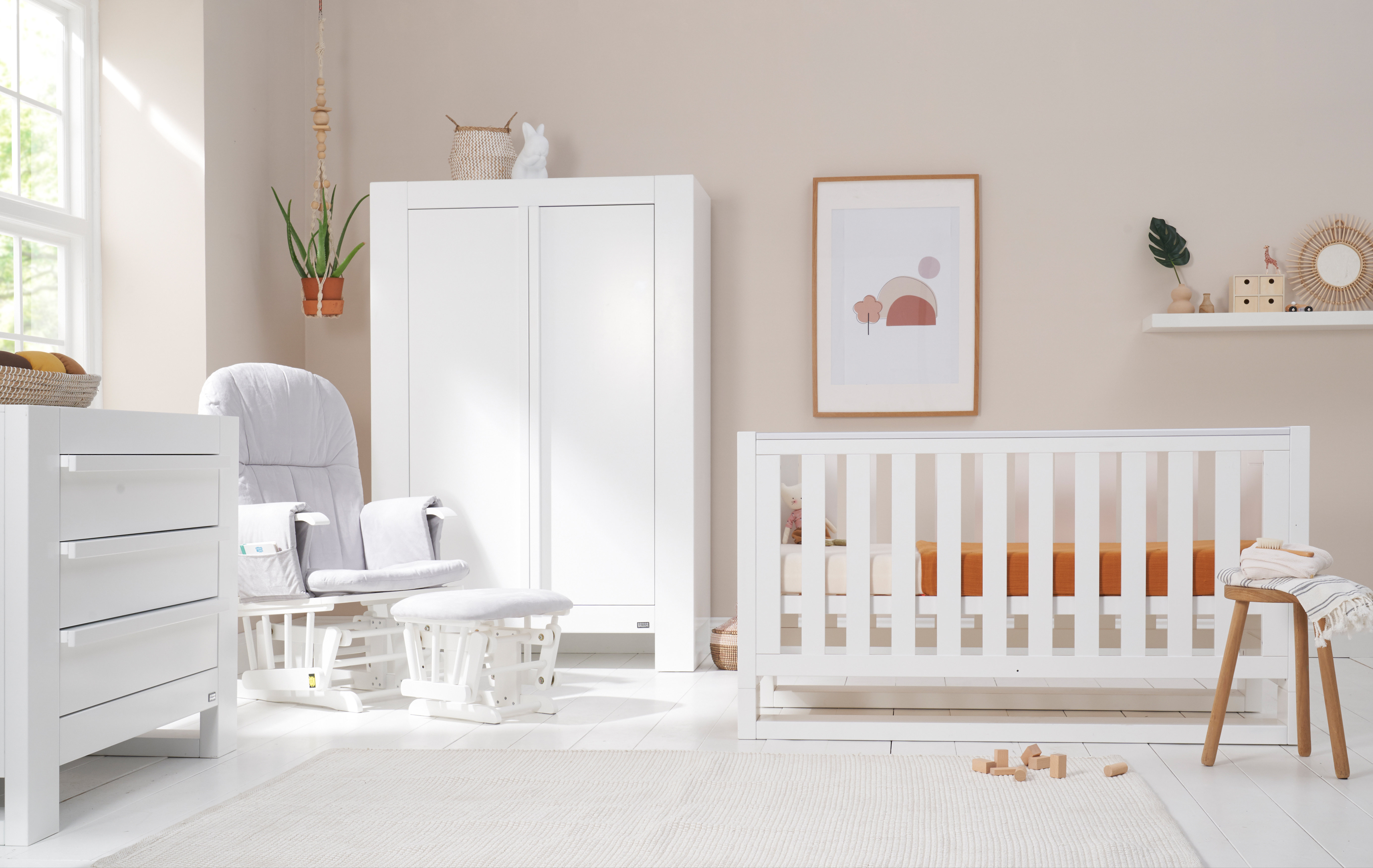 high gloss cot bed