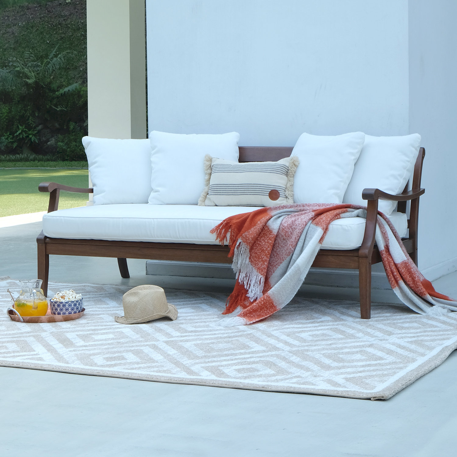 outdoor cushion bed